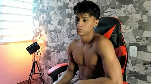 ZYZZ1312 online show from 06-22-26, 07:55