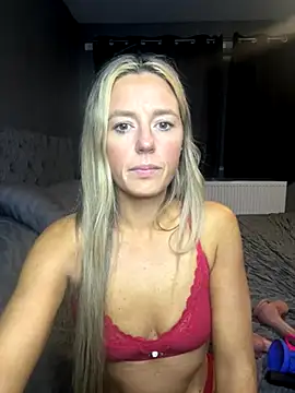 Snapshot of sammie-99 chatting on 09-28-25, 06:46 sammie-99 online show from 09-28-25, 06:46