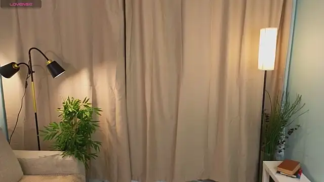 Snapshot of lisabaus chatting on 09-22-25, 07:10 lisabaus online show from 09-22-25, 07:10
