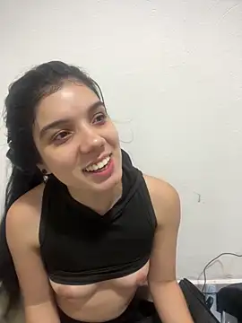 Snapshot of Sarita__Gomez chatting on 10-28-25, 03:54 Sarita Gomez online show from 10-28-25, 03:54