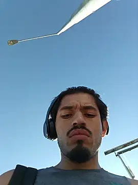 Snapshot of mrredcorn chatting on 10-29-25, 03:47 mrredcorn online show from 10-29-25, 03:47