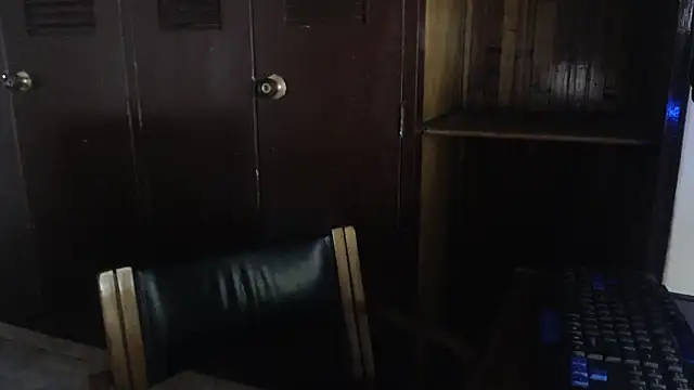 Snapshot of sthepany_gold chatting on 09-27-25, 04:28 sthepany gold online show from 09-27-25, 04:28