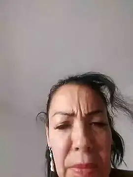 naiaratobon   online show from 12-05-25, 10:46