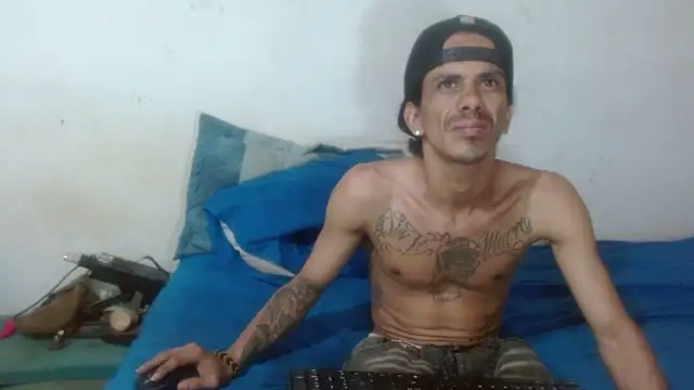 Snapshot of femboy_bigcock chatting on 03-05-26, 04:58 femboy bigcock online show from 03-05-26, 04:58