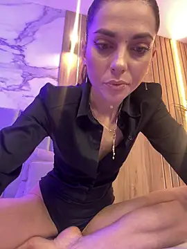 EllyLynn online show from 04-25-26, 03:53