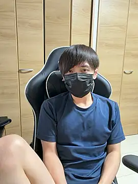 Snapshot of jiji9253 chatting on 06-18-26, 11:47 jiji9253 online show from 06-18-26, 11:47