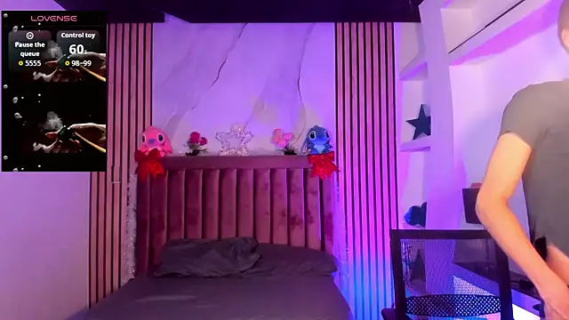 MathiasGreen  online show from 12-21-25, 03:02