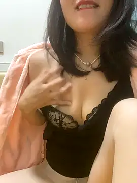 Snapshot of Mier-cn chatting on 10-31-25, 03:13 Mier-cn online show from 10-31-25, 03:13