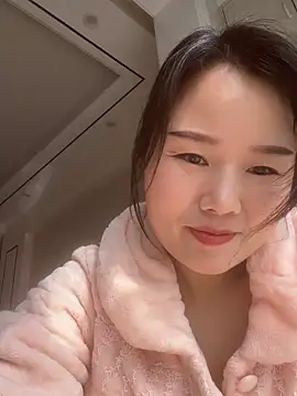 Snapshot of Mier-cn chatting on 12-16-25, 04:50 Mier-cn online show from 12-16-25, 04:50