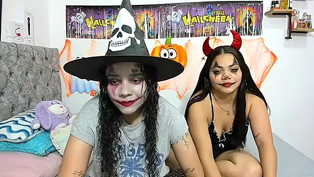 Snapshot of nay_and_aleja1 chatting on 10-31-25, 03:29 nay and aleja1 online show from 10-31-25, 03:29