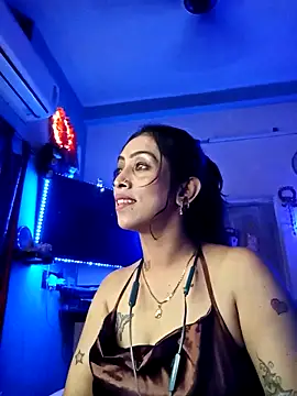 Snapshot of Love_Beauty01 chatting on 02-07-26, 06:55 Love Beauty01 online show from 02-07-26, 06:55