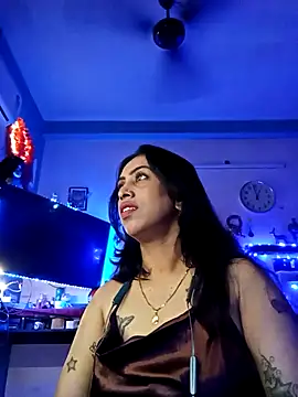 Snapshot of Love_Beauty01 chatting on 02-14-26, 06:59 Love Beauty01 online show from 02-14-26, 06:59