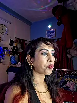 Snapshot of Love_Beauty01 chatting on 06-27-26, 06:35 Love Beauty01 online show from 06-27-26, 06:35