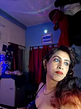 Snapshot of Love_Beauty01 chatting on 06-30-26, 06:42 Love Beauty01 online show from 06-30-26, 06:42
