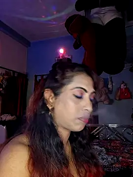 Snapshot of Love_Beauty01 chatting on 07-17-26, 06:46 Love Beauty01 online show from 07-17-26, 06:46
