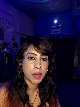 Snapshot of Love_Beauty01 chatting on 07-24-26, 07:01 Love Beauty01 online show from 07-24-26, 07:01