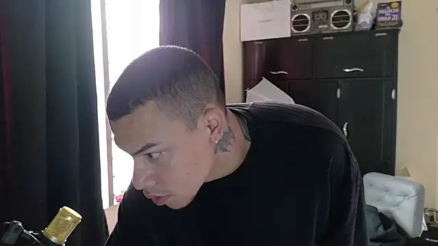 AlphaMasterXxx online show from 10-07-25, 02:03