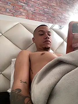 AlphaMasterXxx online show from 04-21-26, 05:28