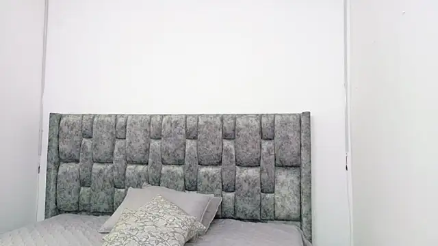 Snapshot of Lizbeth_Rouse chatting on 09-14-25, 02:05 Lizbeth Rouse online show from 09-14-25, 02:05