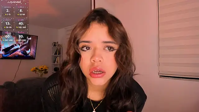 Snapshot of NikaVelvet1 chatting on 11-24-25, 11:37 NikaVelvet1 online show from 11-24-25, 11:37