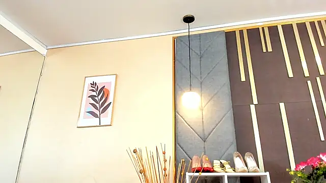 OliviGrace online show from 04-25-26, 01:41