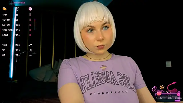 Snapshot of EvaCrosby chatting on 06-20-26, 03:37 EvaCrosby online show from 06-20-26, 03:37