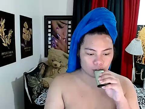 TSbrianaHugeCock online show from 06-10-26, 03:11
