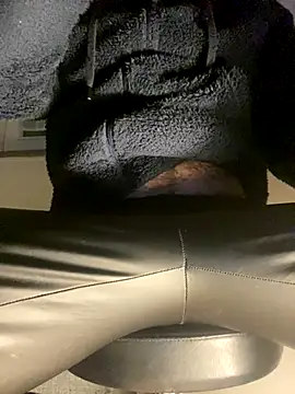 Snapshot of Skeye2 chatting on 12-02-25, 01:55 Skeye2 online show from 12-02-25, 01:55