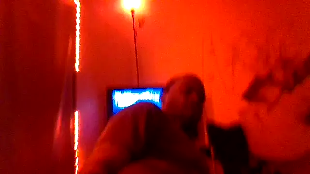 Snapshot of Nuttygmarley chatting on 04-08-26, 06:02 Nuttygmarley online show from 04-08-26, 06:02