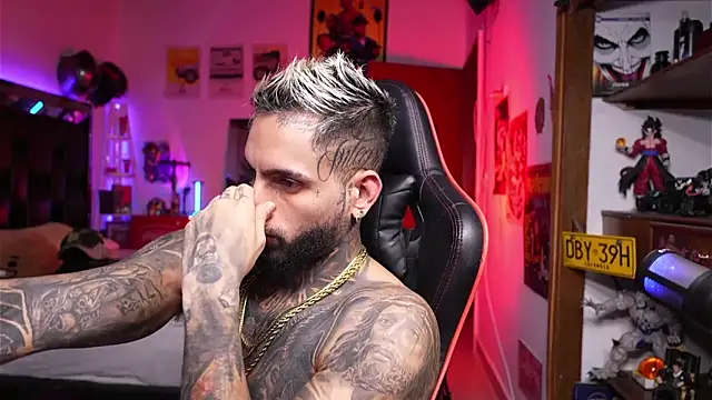 logan hugh8 online show from 04-07-26, 07:31