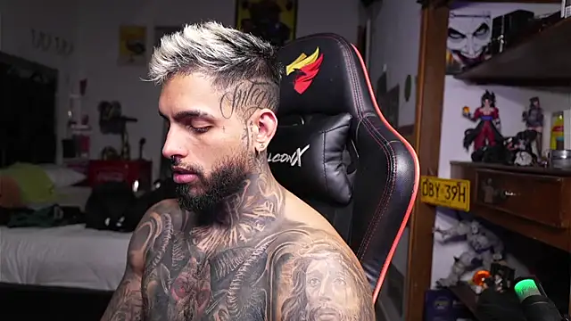 logan hugh8 online show from 04-28-26, 02:27