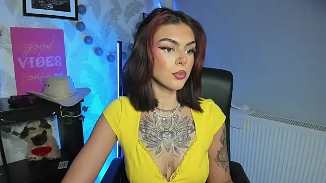 Snapshot of Nova_SIN chatting on 05-19-26, 06:09 Nova SIN online show from 05-19-26, 06:09