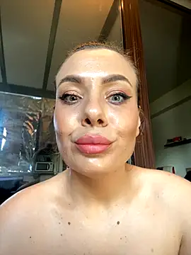 Snapshot of emmasweett11 chatting on 10-05-25, 07:39 emmasweett11 online show from 10-05-25, 07:39