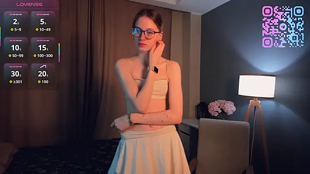 Snapshot of SharylSmalt chatting on 03-26-26, 01:01 SharylSmalt online show from 03-26-26, 01:01