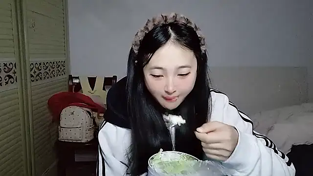 Snapshot of xxz98 chatting on 01-10-26, 03:36 xxz98 online show from 01-10-26, 03:36