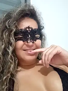 RaphinhaSanches online show from 11-12-25, 01:00