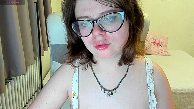 Snapshot of MilisaSweet777 chatting on 09-20-25, 07:15 MilisaSweet777 online show from 09-20-25, 07:15