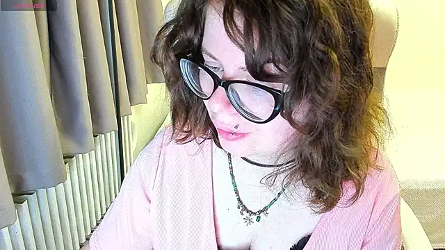 Snapshot of MilisaSweet777 chatting on 10-06-25, 07:11 MilisaSweet777 online show from 10-06-25, 07:11