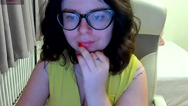 Snapshot of MilisaSweet777 chatting on 12-21-25, 08:05 MilisaSweet777 online show from 12-21-25, 08:05