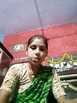 Snapshot of Laxmixx2 chatting on 09-18-25, 03:47 Laxmixx2 online show from 09-18-25, 03:47