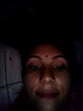 Snapshot of Laxmixx2 chatting on 09-30-25, 11:04 Laxmixx2 online show from 09-30-25, 11:04