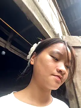 Snapshot of __Nhug__05 chatting on 10-08-25, 01:14   Nhug  05 online show from 10-08-25, 01:14