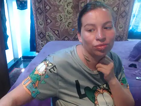 cloequeen15 online show from 04-26-26, 03:42