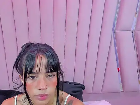 Snapshot of hazel_18_ chatting on 10-03-25, 08:28 hazel 18  online show from 10-03-25, 08:28