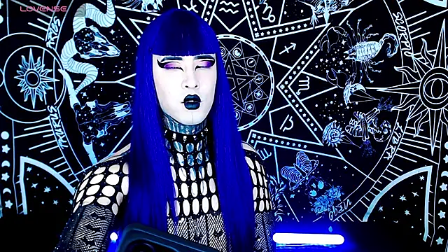 Snapshot of naomi_satan chatting on 10-29-25, 01:41 naomi satan online show from 10-29-25, 01:41