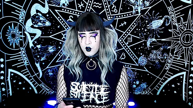 Snapshot of naomi_satan chatting on 11-14-25, 01:15 naomi satan online show from 11-14-25, 01:15