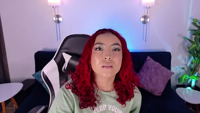 Snapshot of Silvana_Goddess chatting on 10-18-25, 12:02 Silvana Goddess online show from 10-18-25, 12:02