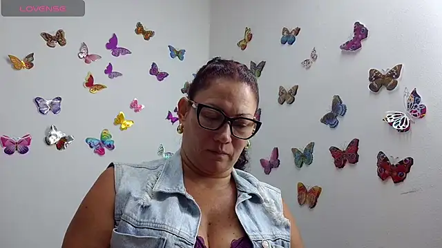 Snapshot of TifanyQueen_ chatting on 07-19-26, 02:54 TifanyQueen online show from 07-19-26, 02:54