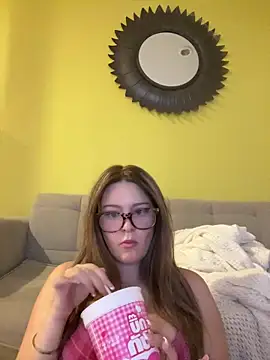 cherryrosealiee online show from 04-25-26, 08:28