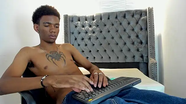 Snapshot of nero_reyd chatting on 05-11-26, 07:22 nero reyd online show from 05-11-26, 07:22